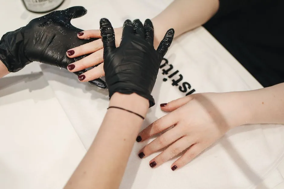 Gelnagels en manicure in de salon